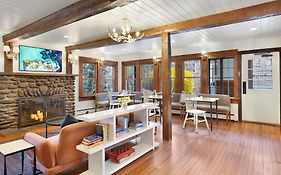 Phoenicia Lodge